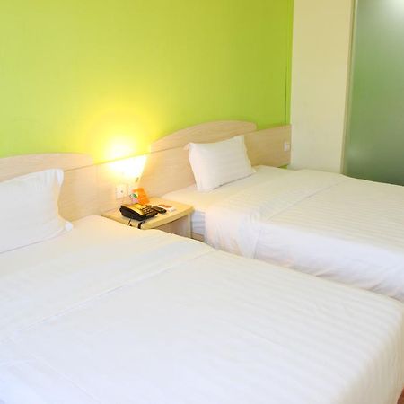 7Days Inn Zhongshan People'S Hospital Holiday Square Eksteriør bilde