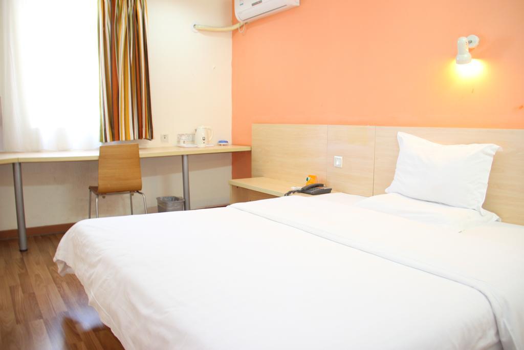 7Days Inn Zhongshan People'S Hospital Holiday Square Eksteriør bilde